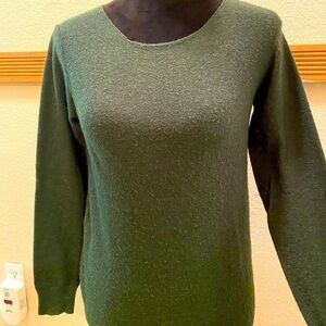 Forest Green Mishka sweater!! Great condition!!